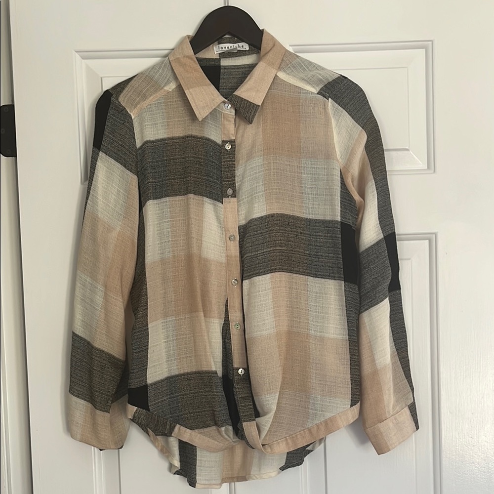 Love Riche Cream and Black Button Down Shirt with Dress Shirt Collar